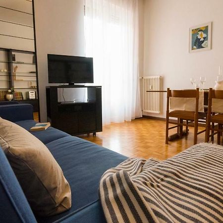 Joivy Welcoming 1Br Apt Next To Villa Olmo Como Kültér fotó