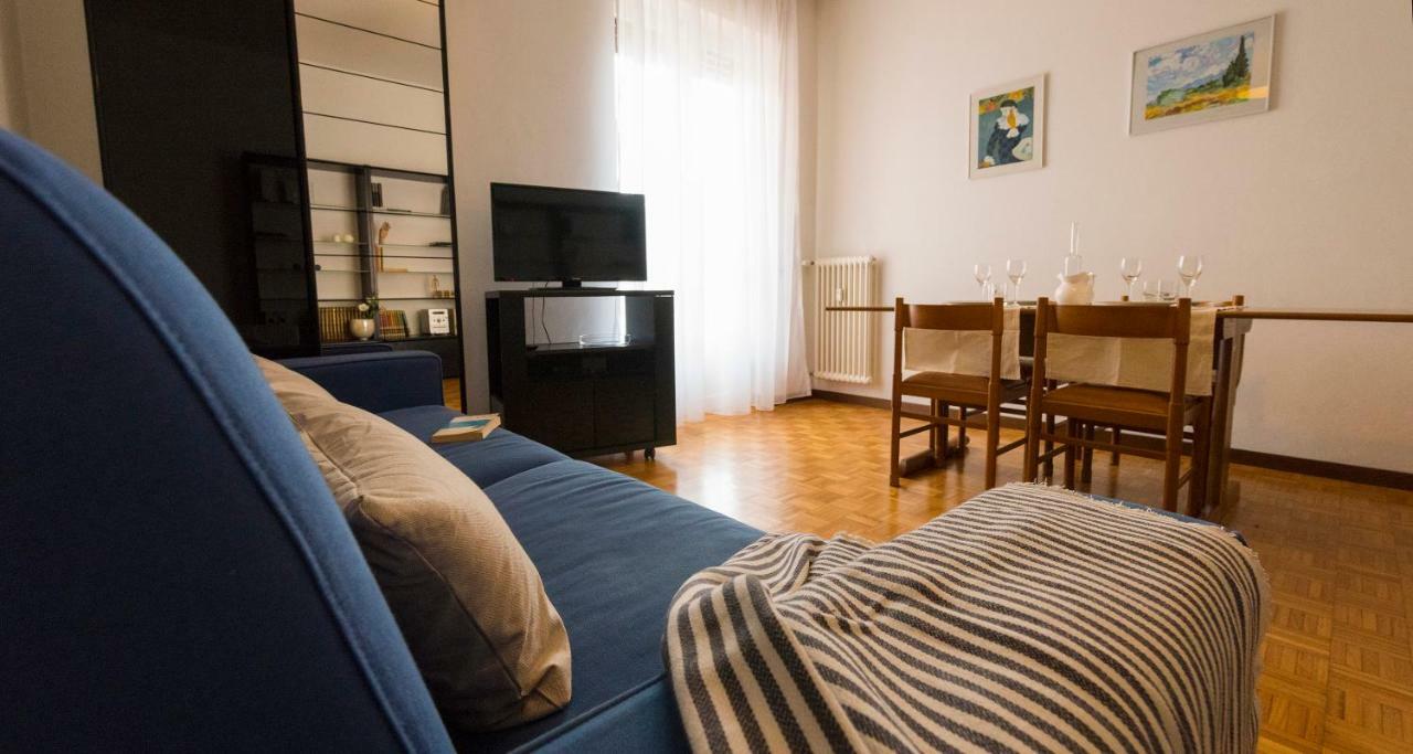 Joivy Welcoming 1Br Apt Next To Villa Olmo Como Kültér fotó